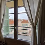Le Michelangelo - Place Massena شقة *